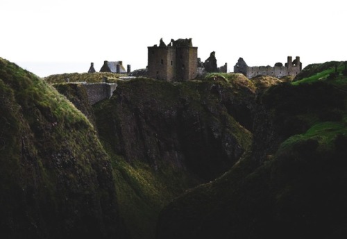 mycelticheart:Dunnottar Castle in Stonehaven, Scotland Jack Cairney