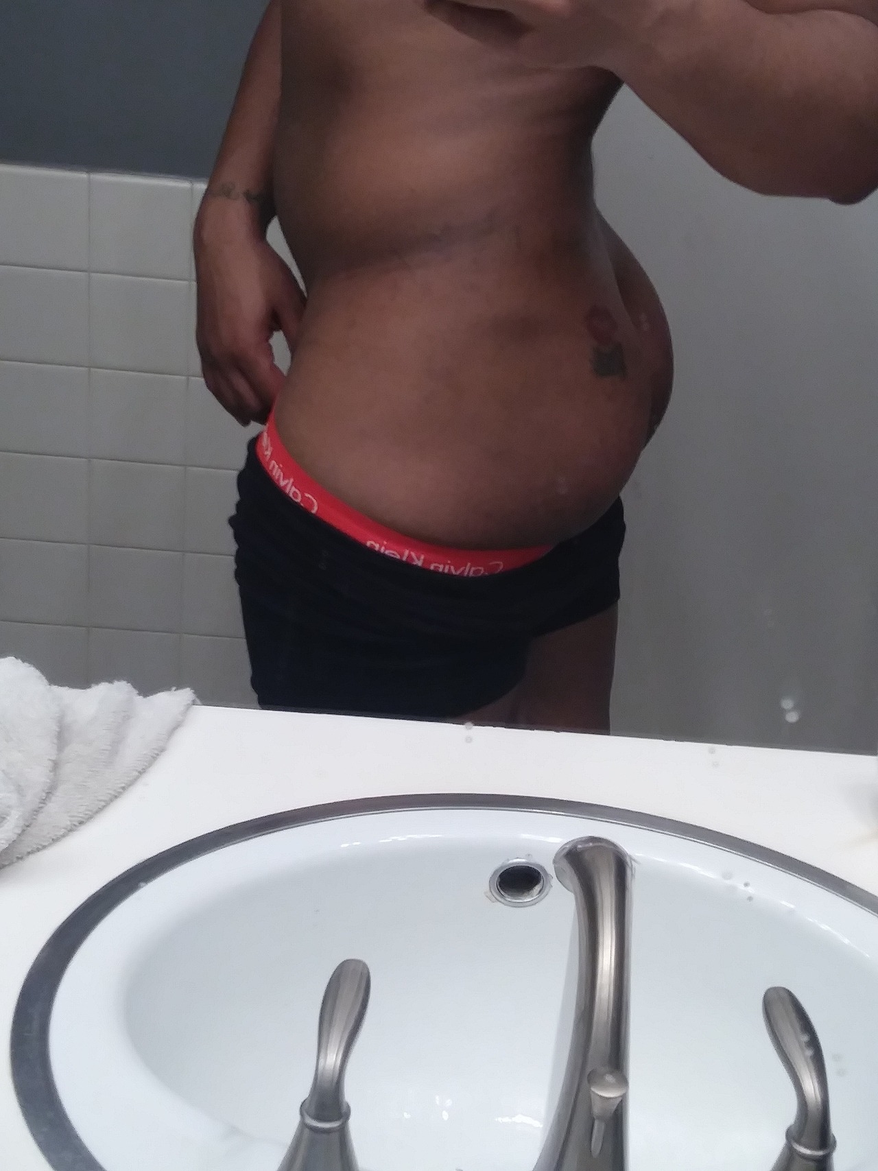 bigboyyturnup:  👀👀  https://m.connectpal.com/dboyproductions  Ig:LeauxAngel