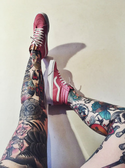 Tatooed-Girls-Rev-My-Engine:  Tattooed Girls Rev My Engine