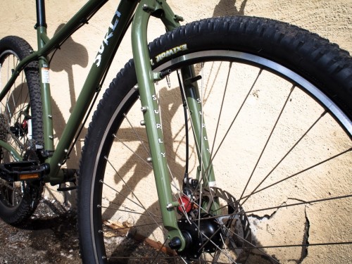 bikesandgirlsandmacsandstuff:  (via Meet the New Commuter Rig: Surly Ogre | Bike Shop Girl)