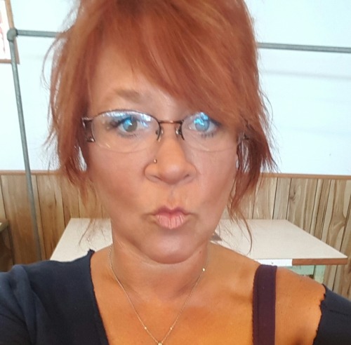 tn-redhead:  Happy Hump day to my Tumblr family!!!  Happy hump day back at ya @tn-redhead!