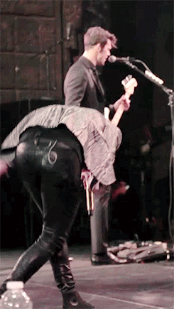 oftheocean:brendon urie dancing 