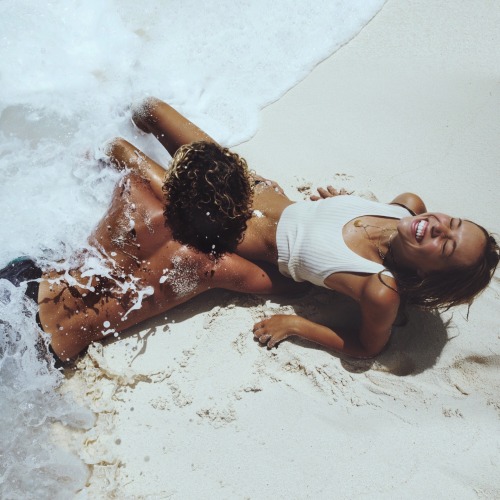 jayalvarrez:  exumas splashes with love jayalvarrez 