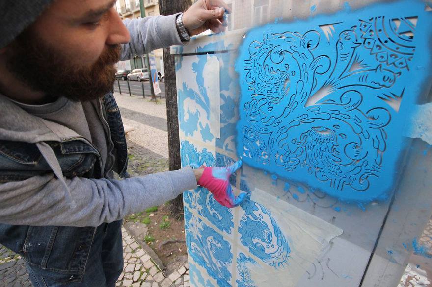 ragnar-rock:  Portuguese artist creates street art Inspired by traditional portuguese