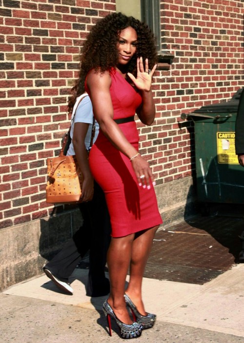 shefitsthatdress:  Serene Williams dressed in red. Superfit 