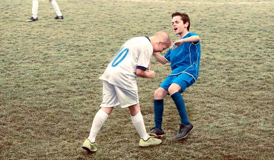 riflereus:Kids recreated iconic football moments Fucking suarez and materazzi ass