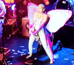 staymileys: Miley performing at the Adult Swim Party, 13 May