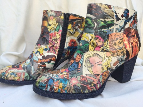 SIZE 6 &frac12; WOMEN OF MARVEL BOOTS + BLACK GLITTER HEELON SALE NOWStep with all the confidenc