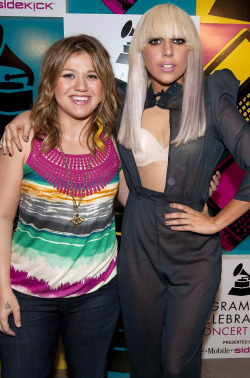 bornthixway:  Gaga and Kelly Clarkson in