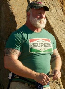 thebigbearcave:  xdaddybear:     Superdaddy