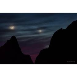 Twilight In A Western Sky #Nasa #Apod #Stanhonda #Moon #Crescentmoon #Satellite #Venus