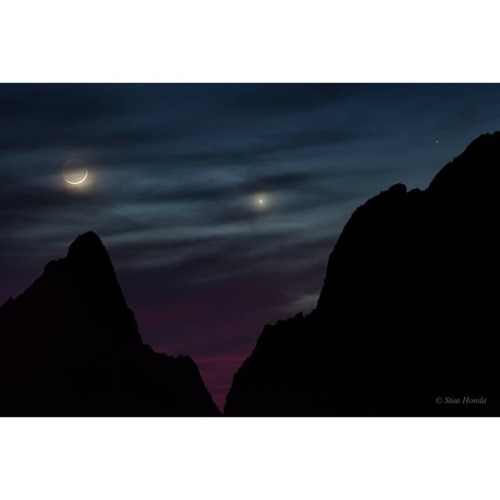 Twilight in a Western Sky #nasa #apod #stanhonda #moon #crescentmoon #satellite #venus #mercury #planet #planets #innerplanets #solarsystem #orbit #sunset #twilight #horizon #skyscape #bigbendnationalpark #texas #space #science #astronomy