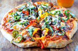 beautifulpicturesofhealthyfood:  Veggie Pizza…RECIPE