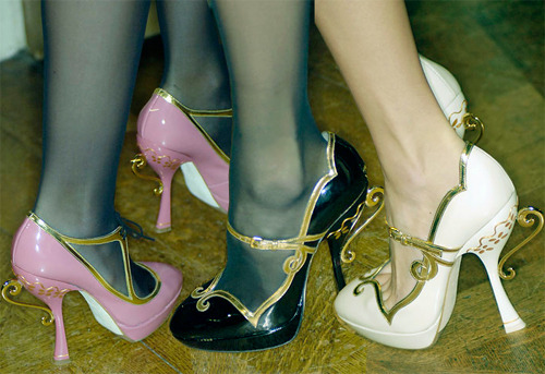 classics:  deadgirls: (via merricat) 