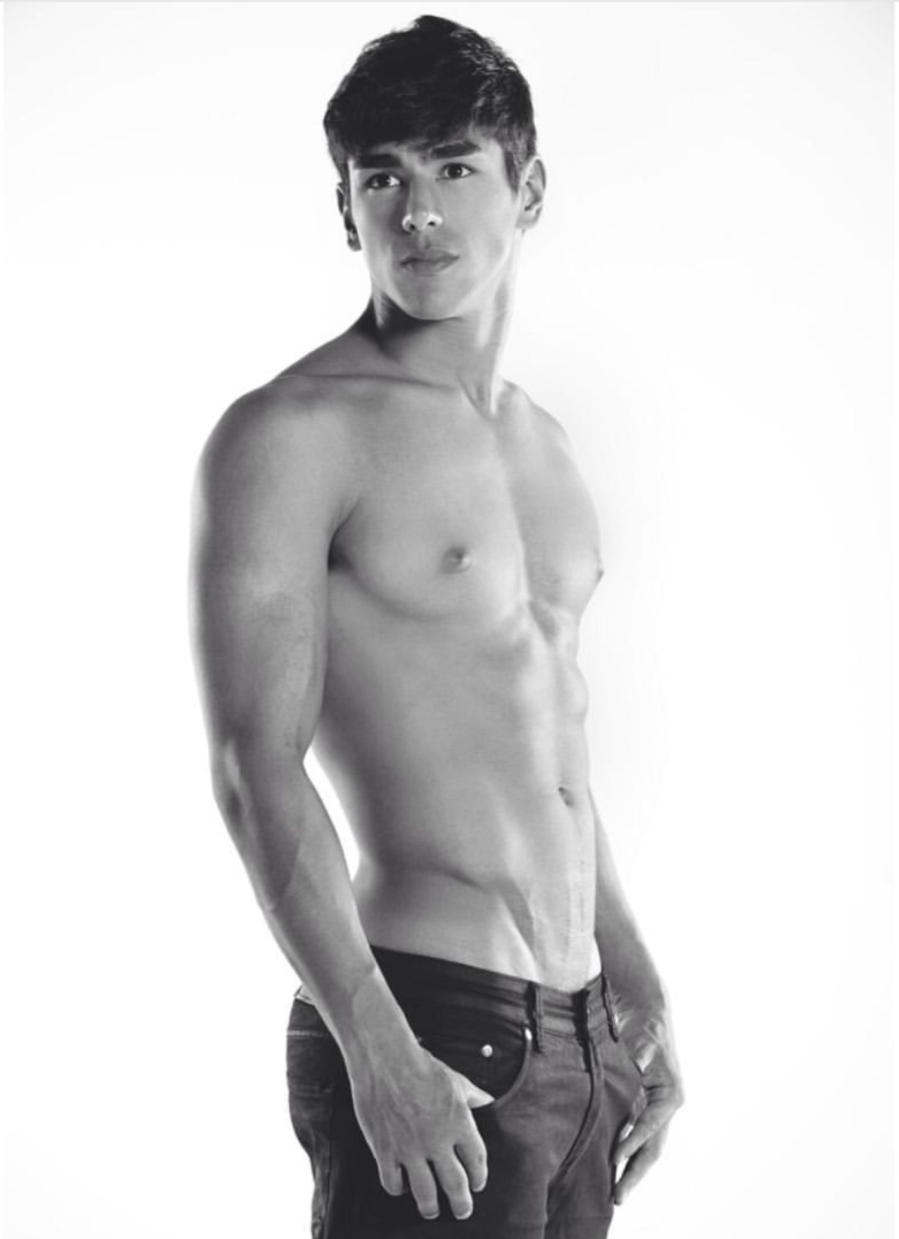 pecstacular:     Paulo Roberto Prestes Jr is a young sexy Brazilian footballer who