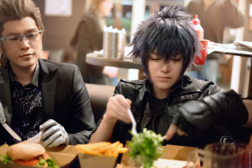 Dinner at the Crow’s Nest!Iggy knows what’s coming Final Fantasy XVNoctis ◆ Jin (me) | F