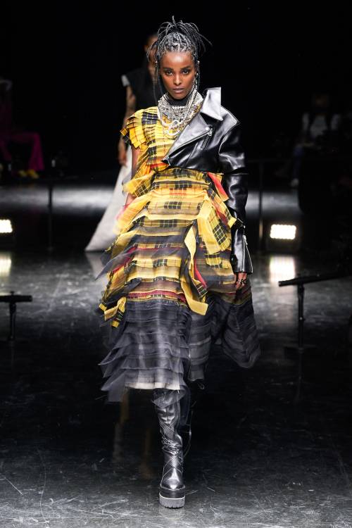 Jean Paul Gaultier by Chitose Abe, Fall 2021 Couture Credits:Guido Palau - Hair StylistDiane Kendal 