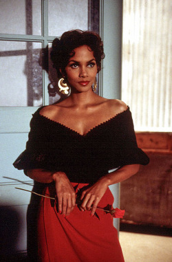 sala66: Halle Berry como “Dorothy Dandridge: La estrella que se enfrentó a Hollywood” (Introducing Dorothy Dandridge), 1999