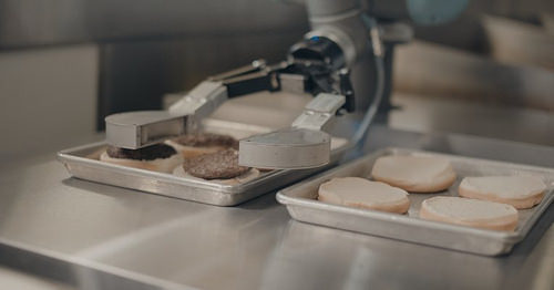 Meet Flippy, a burger grilling robot from Miso Robotics and CaliBurger https://t.co/S0zZ1lJ8ZX https://t.co/I3Sfq3B89n