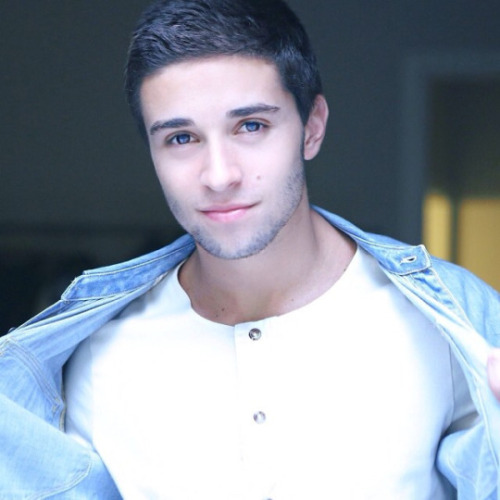 furrypty:  Indulge your senses with the beauty of the male shapes!