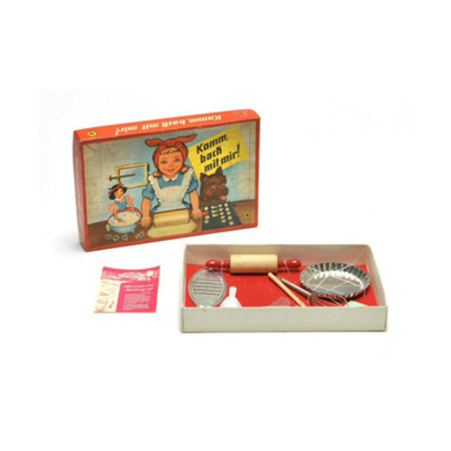 Electrical toys for girls: Brutzelette. Der elektrische Herd für die kleine Hausfrau, late 1940s. Ba