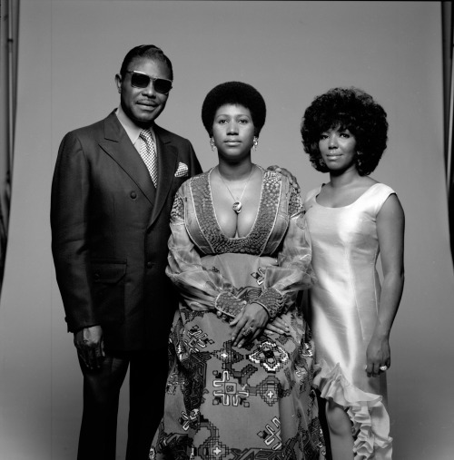 milkandheavysugar:  Portrait of singer Aretha Franklin with her father C.L. Franklin and sister, fellow singer Carolyn. New York, 1971 