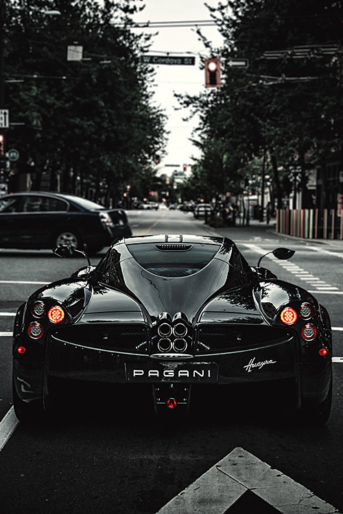 supercars-photography:  Pagani Huayra | Source 