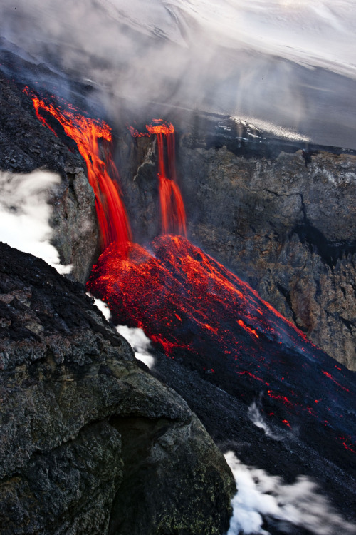 nosens:  Eyjafjallajoekull Lava Falls (by Gitzo S.A.)