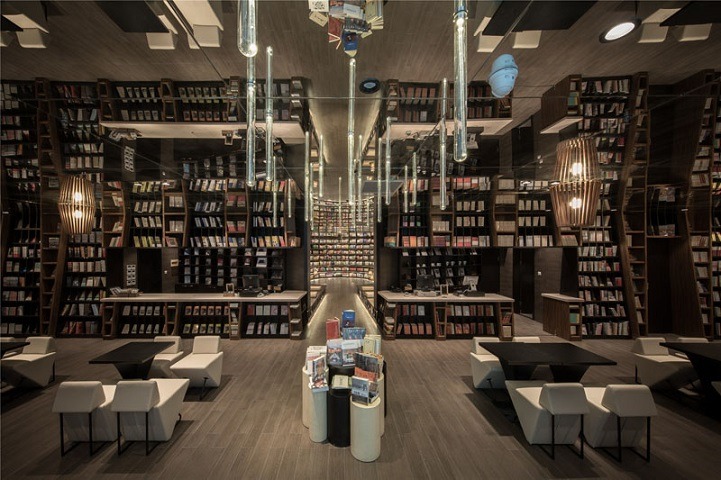 did-you-kno:  mymodernmet:Unique Bookstore in China Offers Optical Illusion Experience
