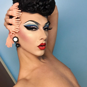 Violet Chachki  // Icons  if u save please clik heart or reblog  ♡please credit @idol