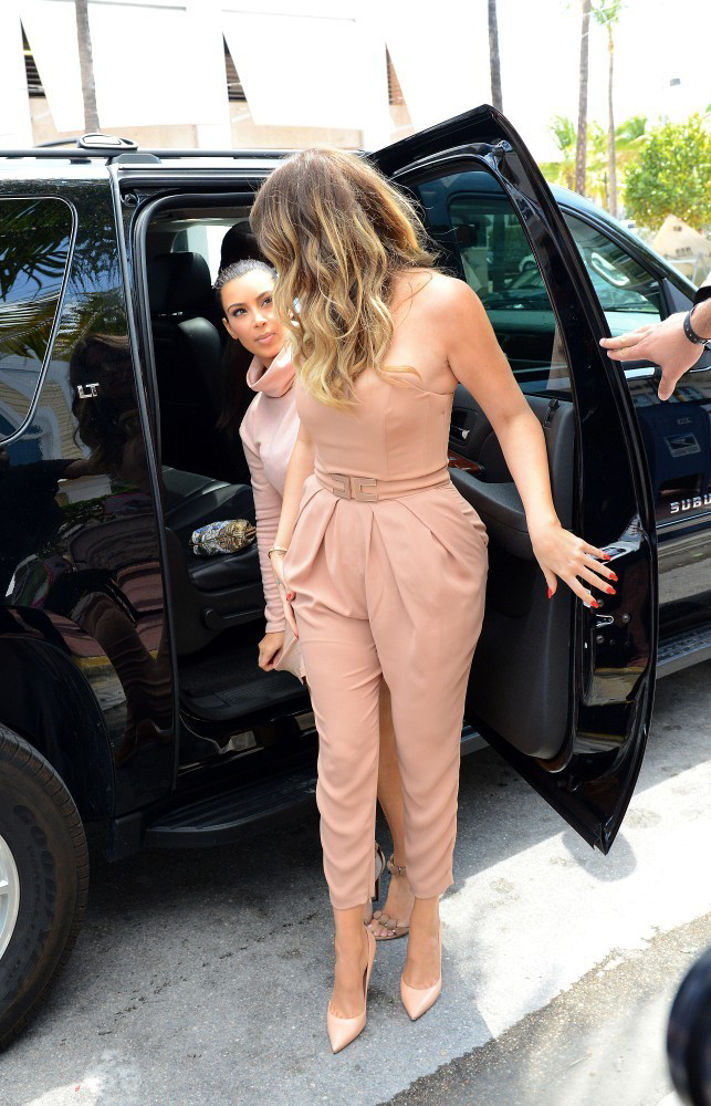 khloekardashianfashionstyle:  March 12, 2014 - Khloe &amp; Kim Kardashian arriving