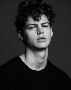 ibbyfashion:  Darwin Gray