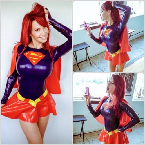 demonsee:  Bianca Beauchamp as Supergirl