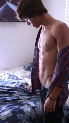 waistbandboy:  Lickin’ my lips!  