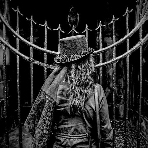 whitesoulblackheart:Gateway to the otherside by Estruda (Please leave credit … Ƹ̴Ӂ̴Ʒ)