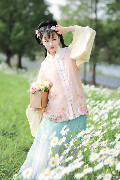 hanfugallery:chinese hanfu by 明镜华服