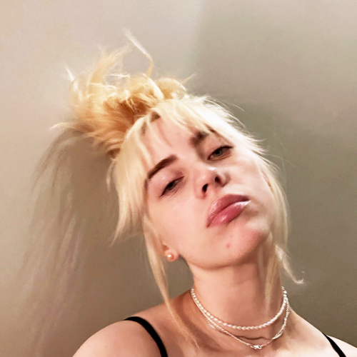 billieeilishgifs:  billieeilish 🙄