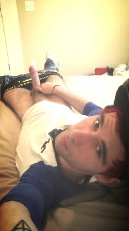 realdudesnaked:  Yes. So much yes.  Follow Real Dudes Naked to see more hot amateur