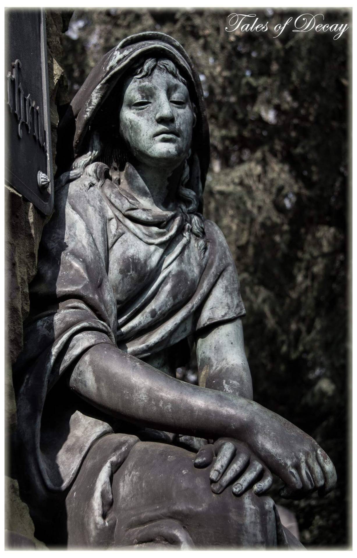 tales-of-decay:Riensberg Cemetery Bremen, Germany