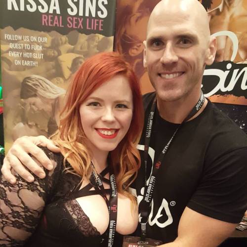 Met Johnny Sins, @coyotelovesyou and @officialkatrinajade so AVN goals complete.They were all so s