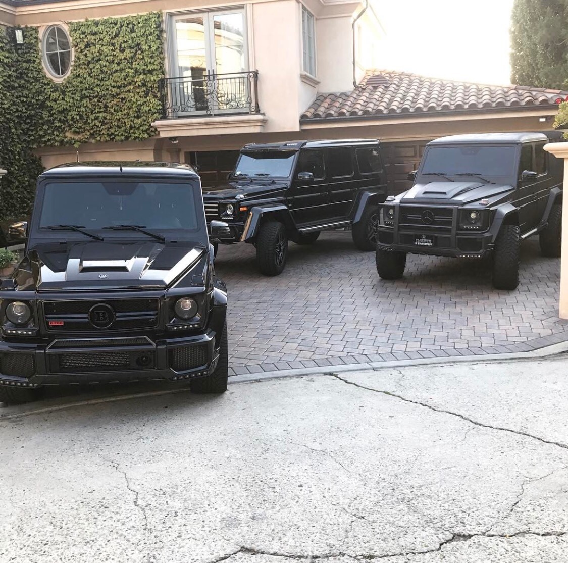 thug-of-arabia:  G-Wagons
