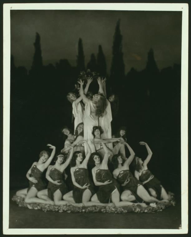 vintagedg:  Pavley-Oukrainsky Ballet 42 [graphic]  photograph by Eugene Hutchinson.