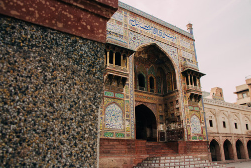 aabbiidd:“A day of silencecan be a pilgrimagein itself.” -Hafez•Wazir Khan Mosque.Lahore, Pakistan