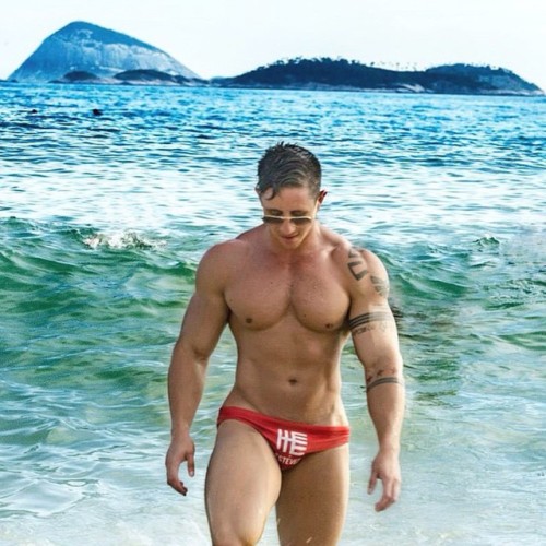 Republic of Bubble & Muscled Asses