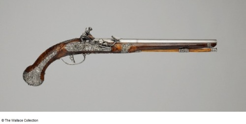 Ornate snaphaunce pistol crafted by Lazarino Cominazzo, Italy, circa 1670.from the Wallace Collectio