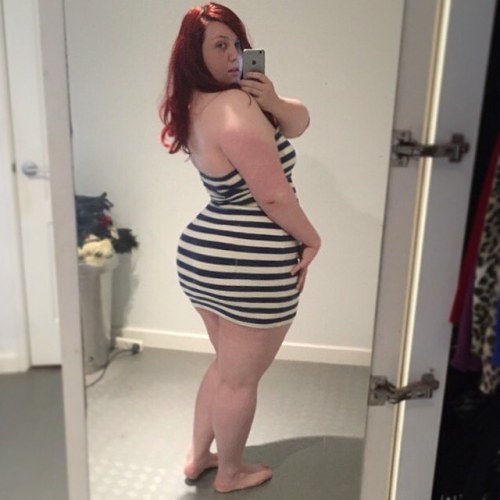 thechelseasmilex: Feeling nautical ⚓️ #summer #effyourbeautystandards #redhair #redhead #thick #thic