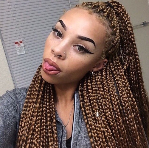 butyfull:  igxbaddies:  http://igxbaddies.tumblr.com  <3 
