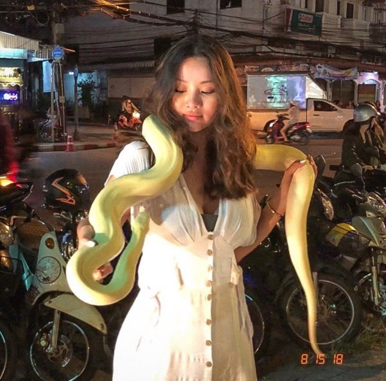 rohie:https://www.instagram.com/p/BmgE3nzjkqG/?utm_source=ig_share_sheet&amp;igshid=1siqfmeg6b9ud
