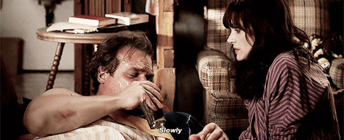 katherinewaterstcn:Joyce taking care of Hopper（✿＾－＾)
