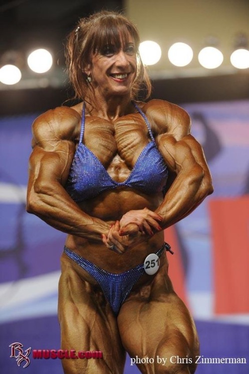 bigschlongmcgong: A real female bodybuilder going for maximum muscle! Thank you  Maria Rita Bello